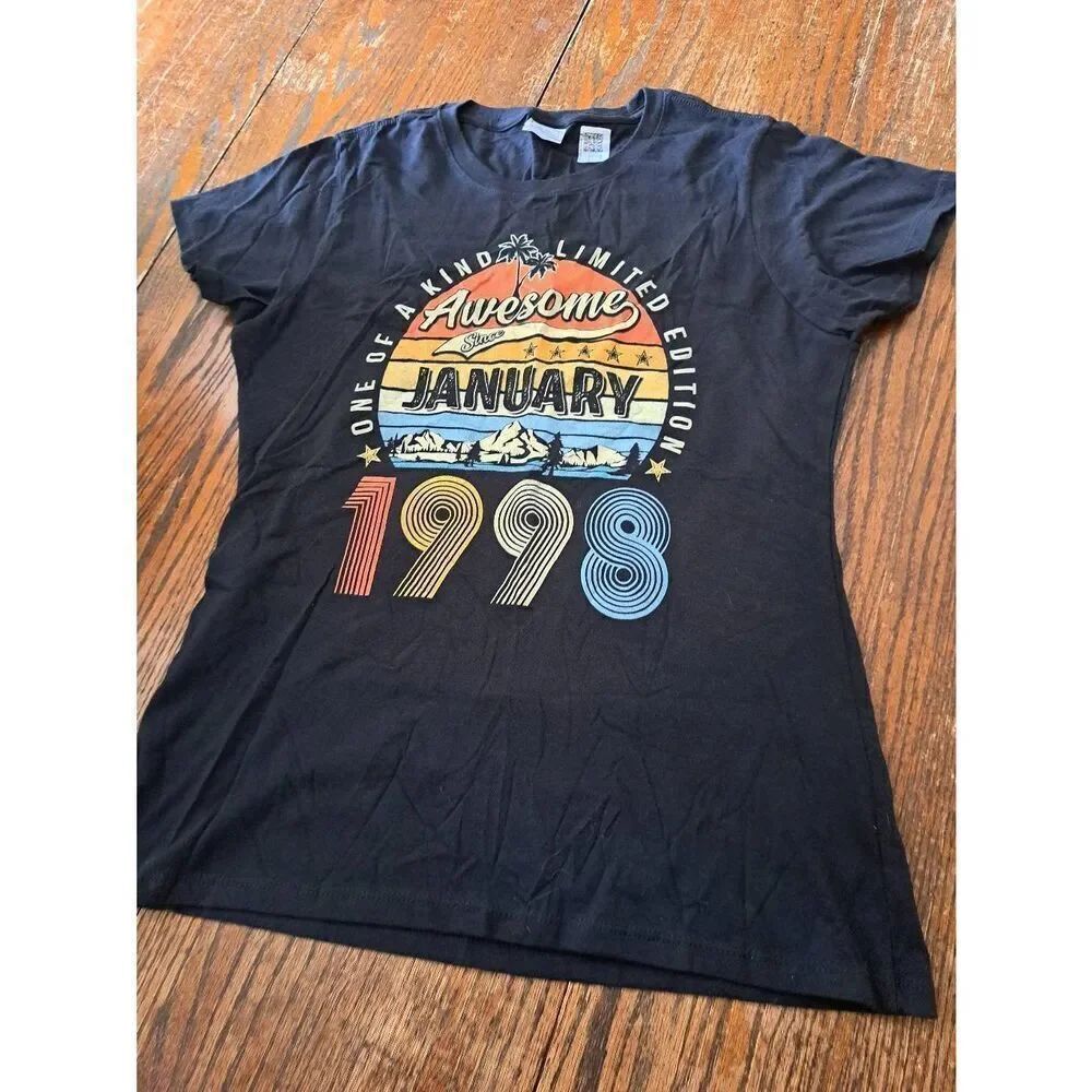 New Medium Limited Edition January 1998 Short Sleeve Crew Pullover Cotton TShirt